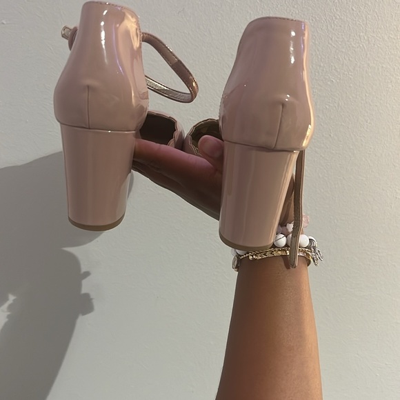 Blush pink Bandolino low heels - Picture 3 of 4